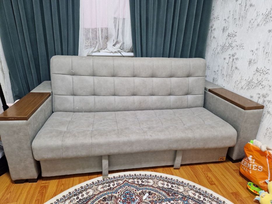 Myagkiy mebel srochna sotiladi