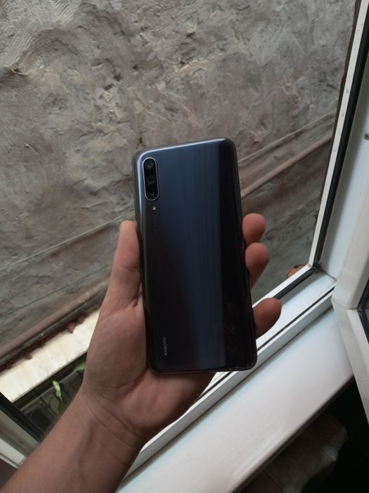 Срочно Flagman Mi 9 6/128/4К/Amoled/Snapdragon. Мощный игровой.