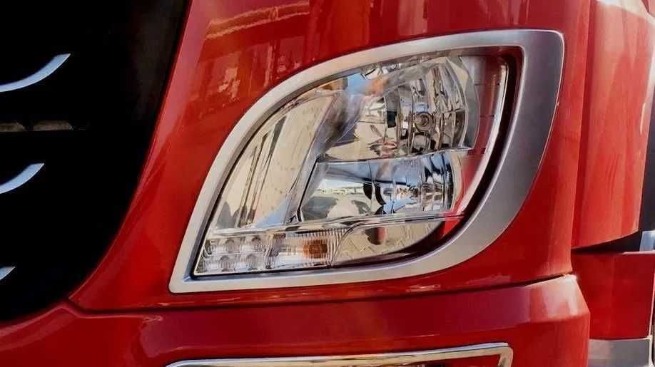 Декорация лайсна рамка фар на Даф DAF XF106