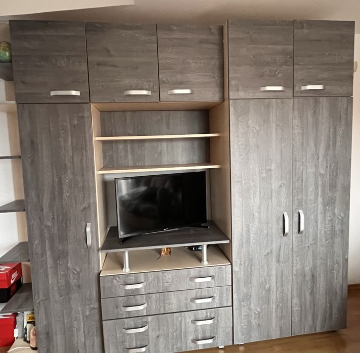 Mobilier modern cu spațiu multimedia integrat pt sufragerie