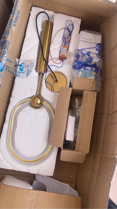 продам люстру новая