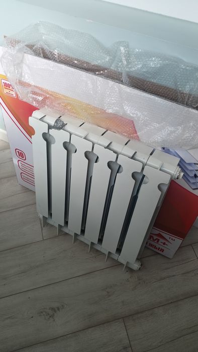 Биметаллический радиатор ( 6 секций)