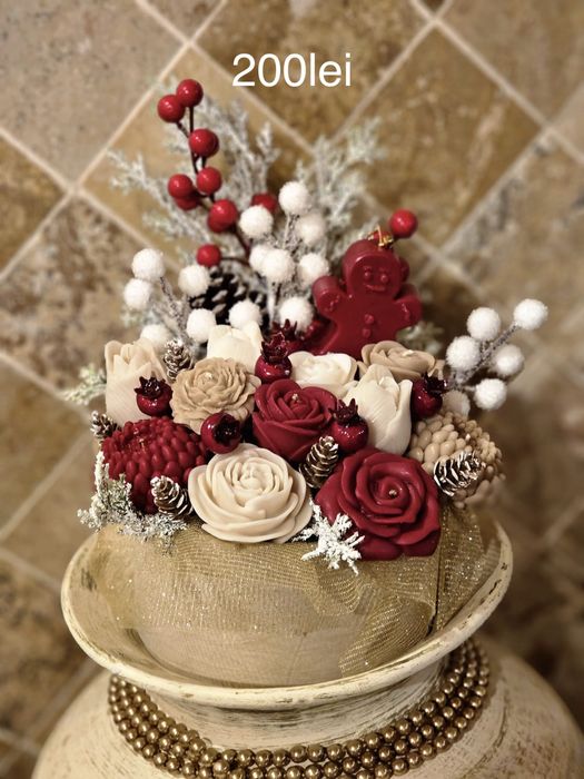 Vand aranjamente din flori de ceara de soia si seturi ceramica