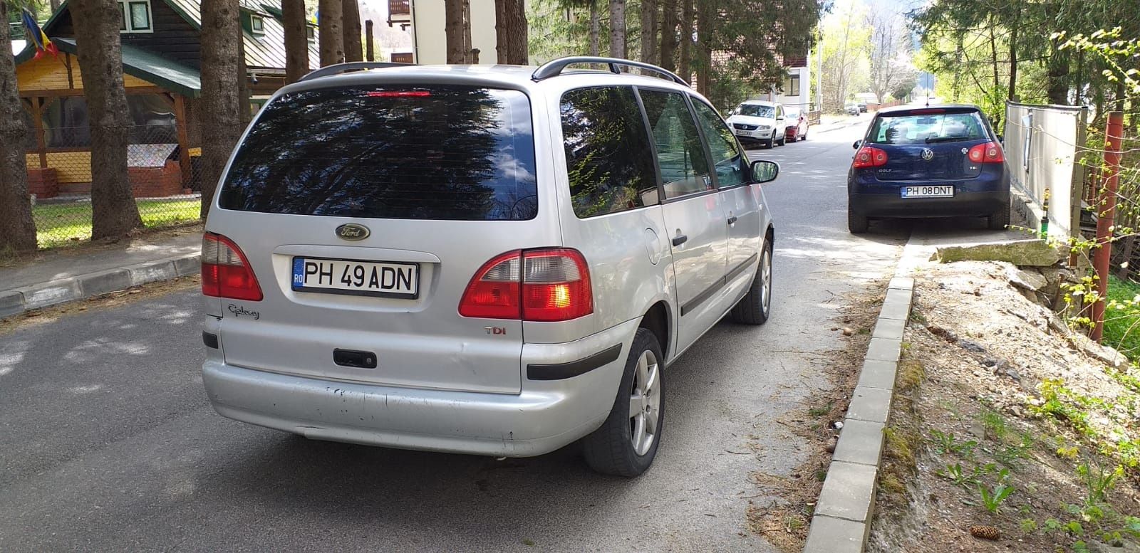 , vând Ford Galaxy anul fabricație 2001 pornește bine trage bine nu ar