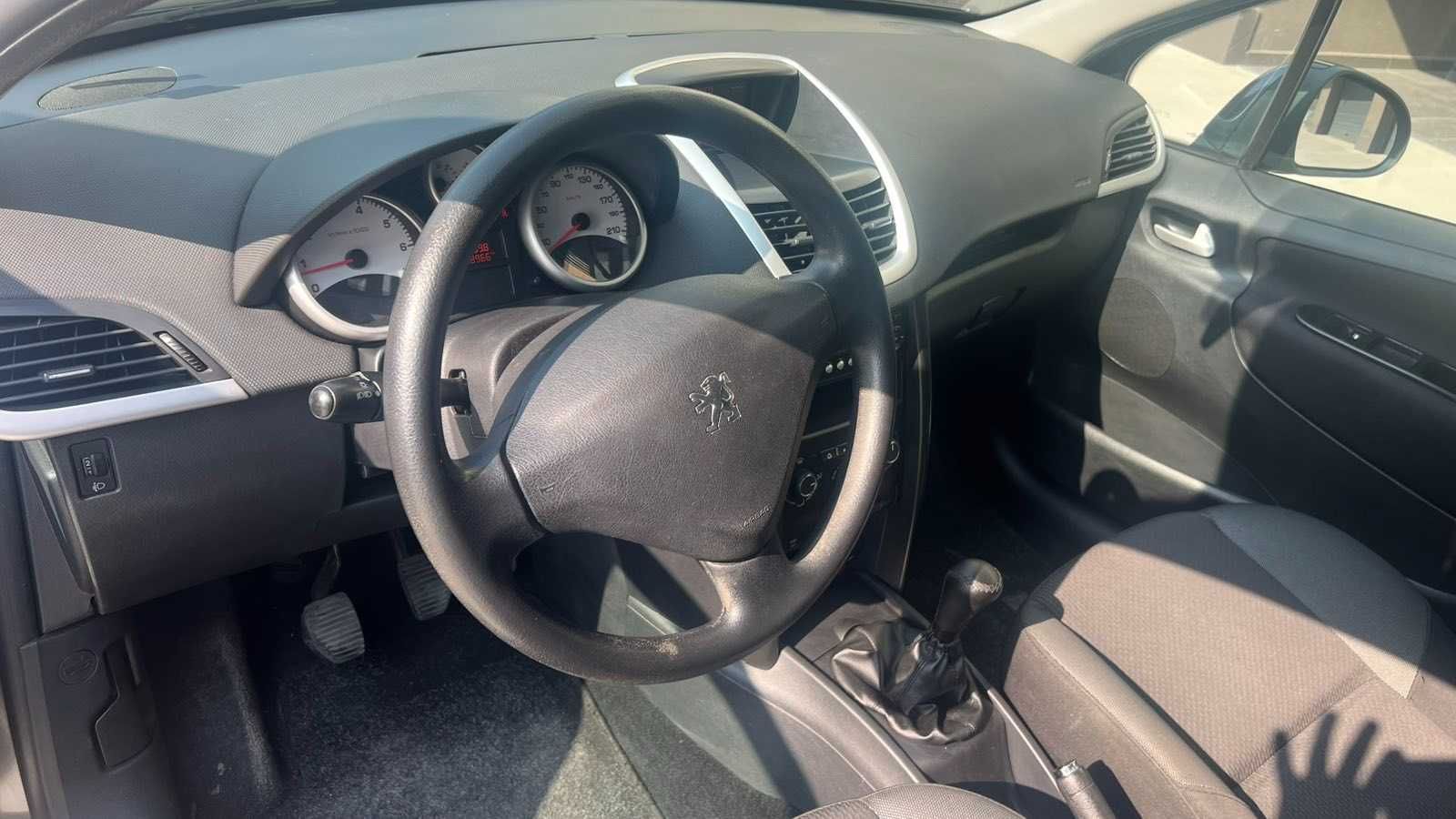 Продавам Peugeot 207 SW 1,4
