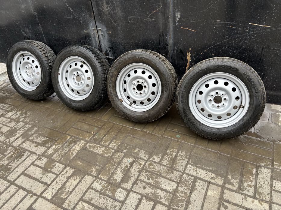 Продам штампы р14 4/98 с зимней резиной 185/65/14