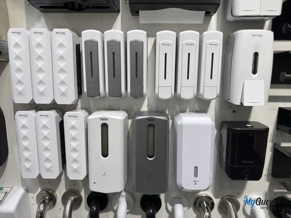 Дозаторы и диспенсеры для мыла и салфеток. Широкий ассортимент