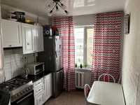 Продам шторы на кухню