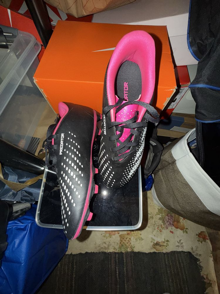 Детски бутонки на Addidas