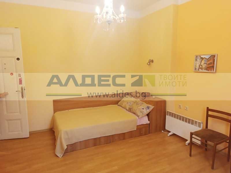 Дава се под наем Тристаен апартамент в София, Център - 120 кв.м за 650 € - Снимка #9