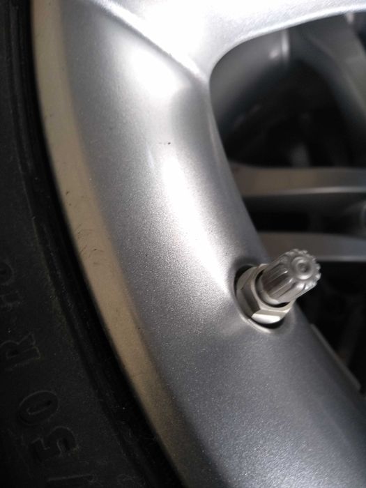 Jante Mercedes GLA W156 Anvelope mixte m+s Continental 235 50 18