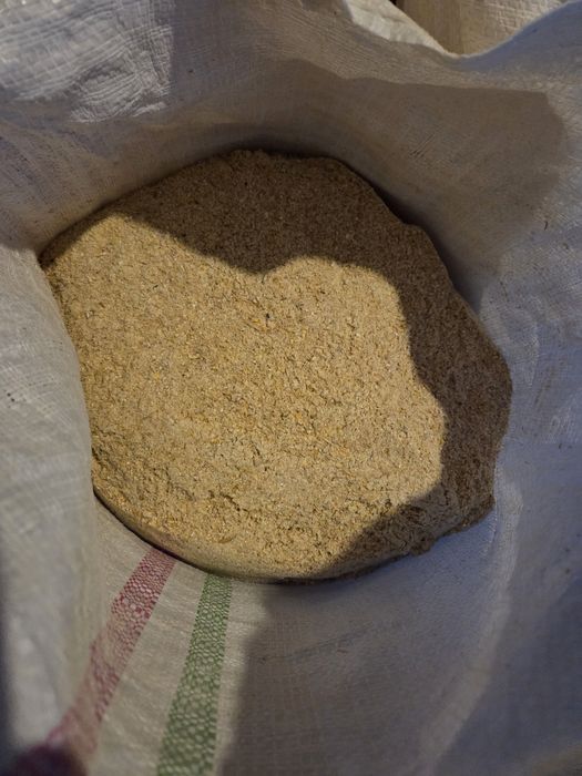 Vând făină furajeră/ furaj(porumb, grâu, orz, soia)