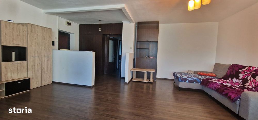 Trei camere decomandate aproape de Centru.