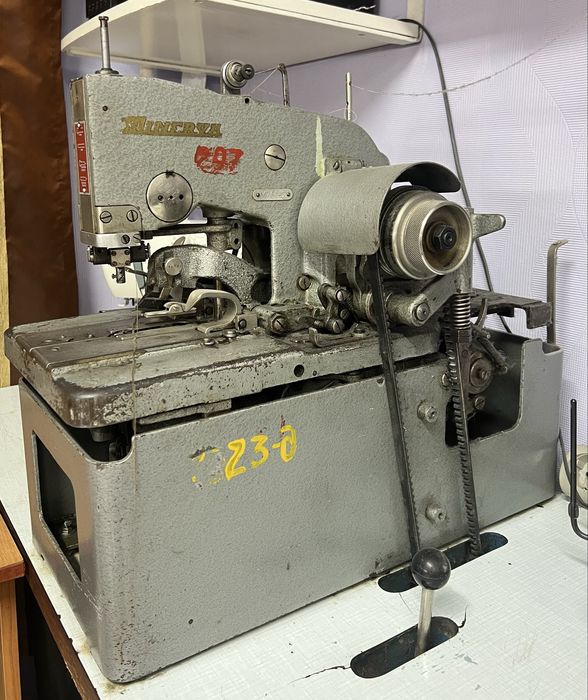 Швейная машинка Minerva M 761-2 (петельная глазковая)