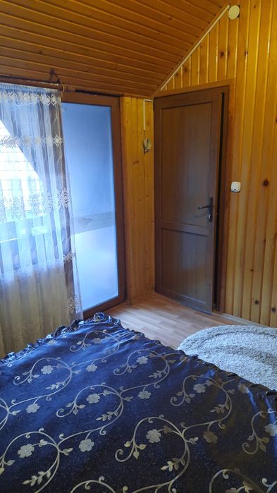 Inchiriere de revelion vila cu 8 camere si corp cu 4 camere