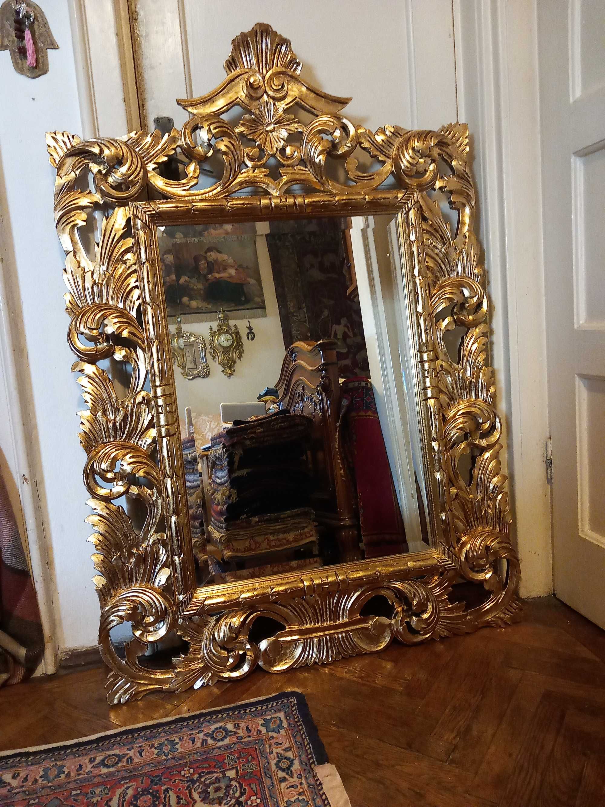 Oglinda  de mari dimensiuni in stil Baroc ,cu volte