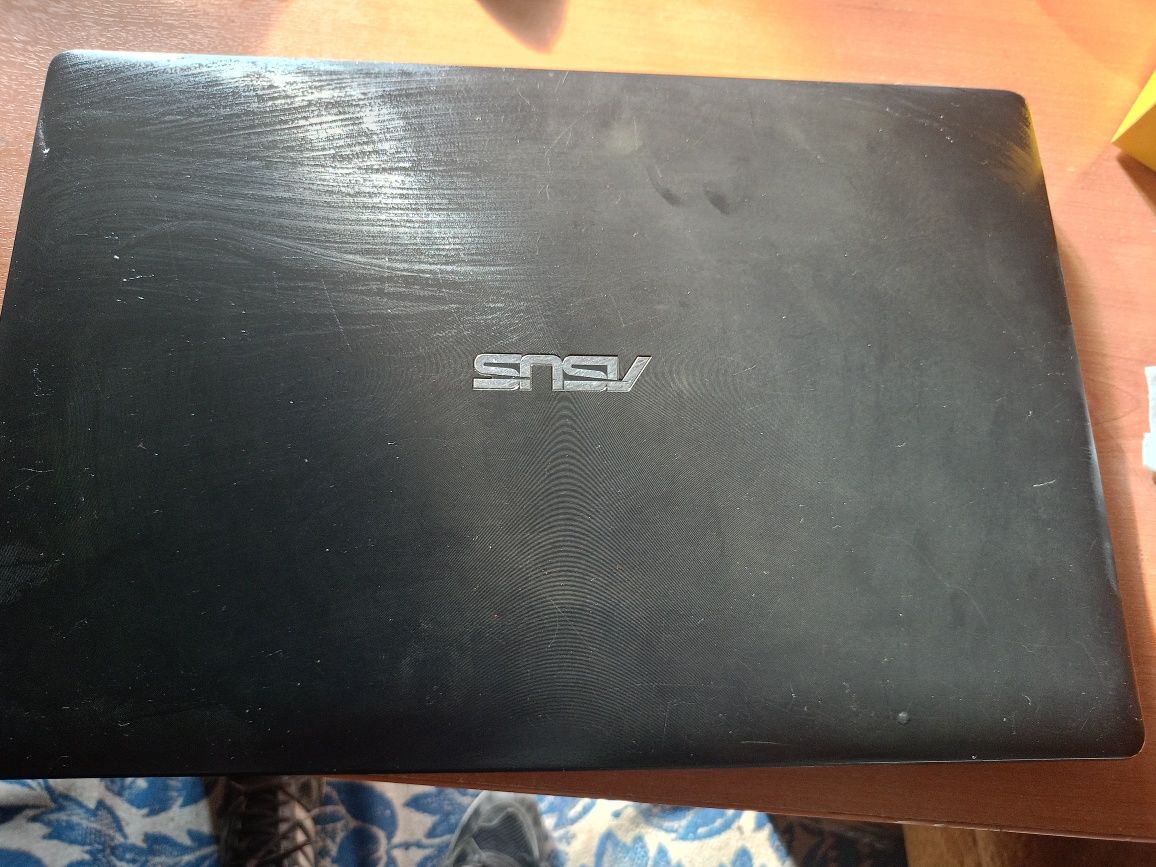 Laptop Asus pro max