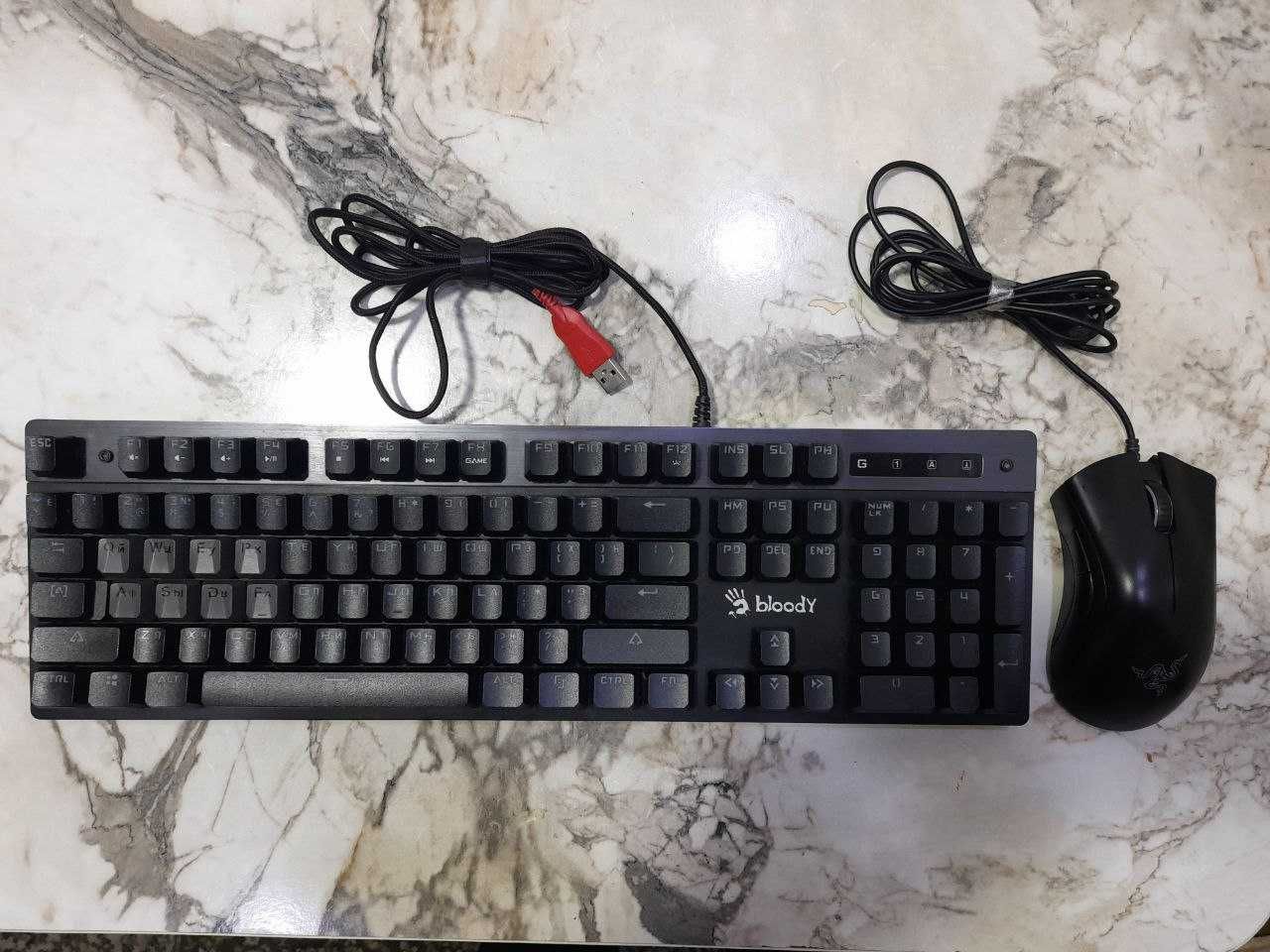 Клавиатура A4 Bloody B500N и игровая мышь Razer DeathAdder Essential.
