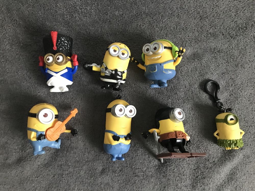 Minions 6 buc + breloc