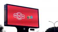 Jizzaxda led ekranlarda reklamalar. Лед екран на рекламах в Джиззах.