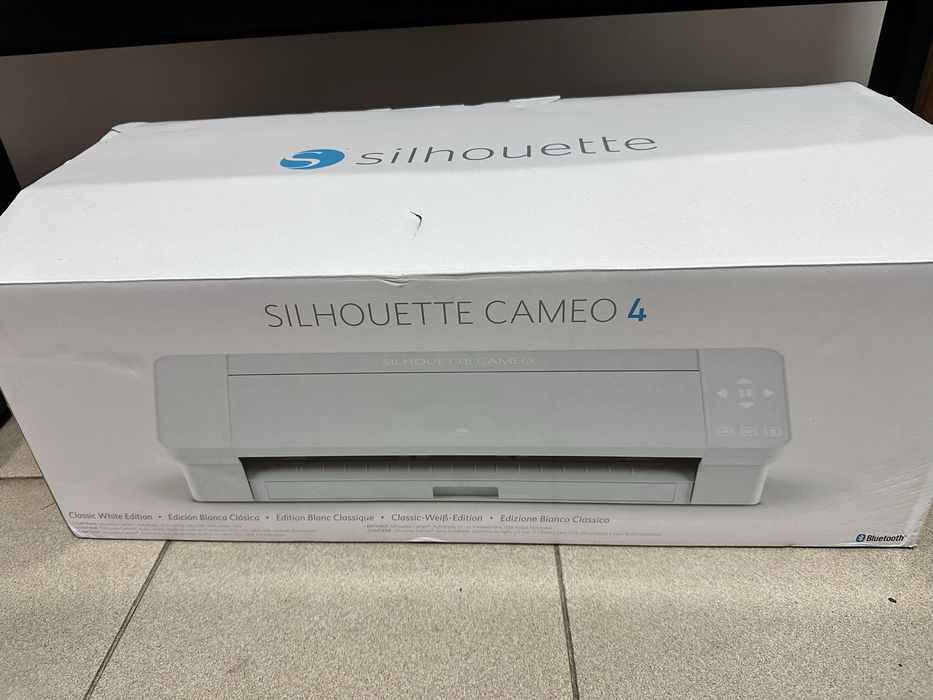 Silhouette Cameo 4 – отлично състояние + подаръци!