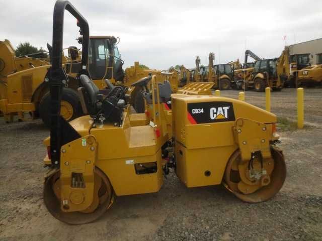 Tandem vibratsion katok Сat CB 34B