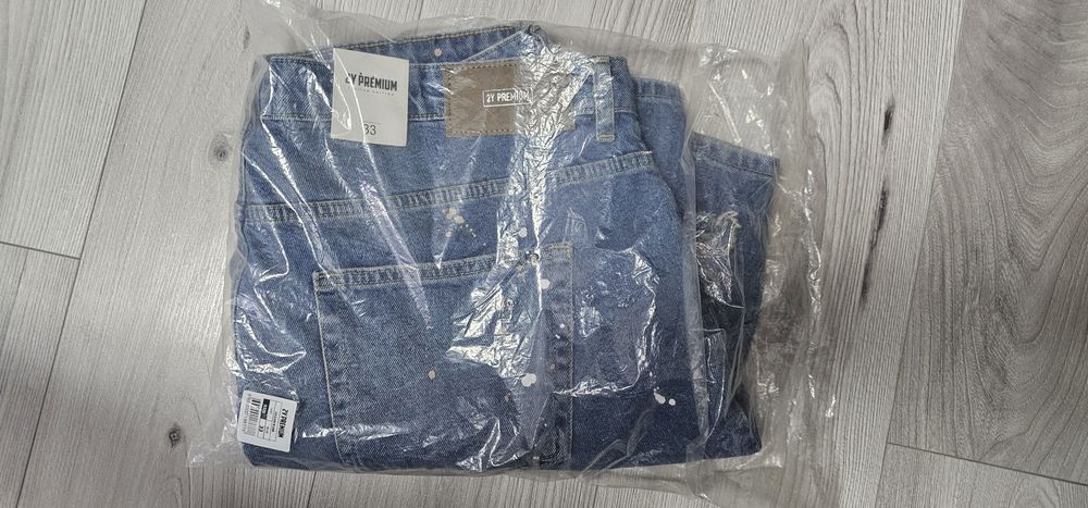 Vand blugi scurti mărimea XL