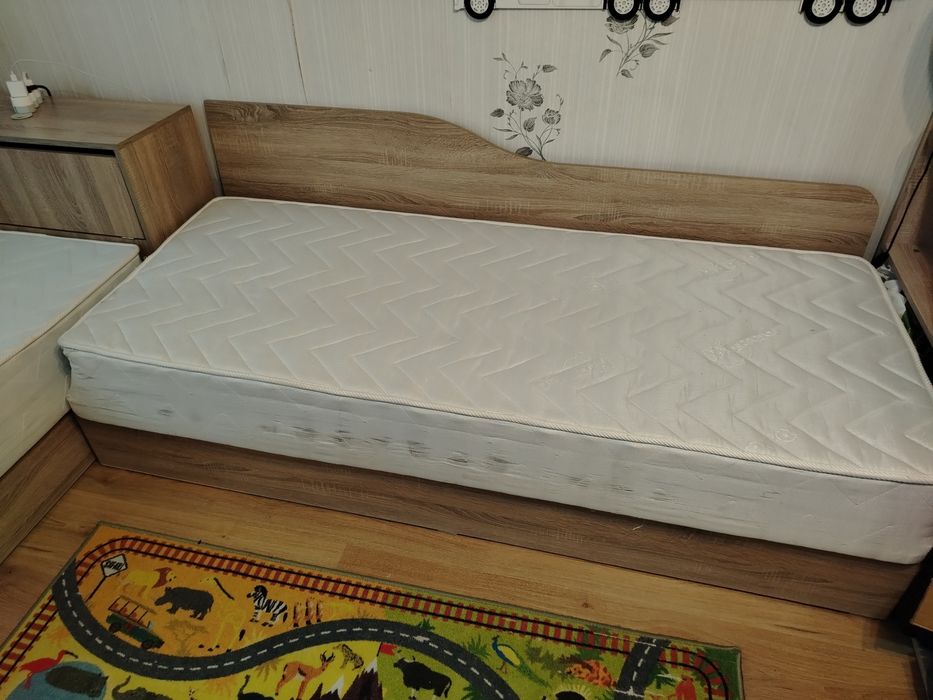 Ъглови легла с ракла и бюро 70лв