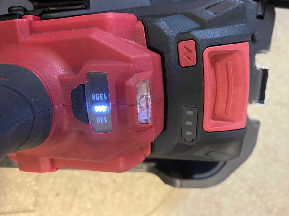 Прободен трион 850W 100mmрег.об.лазeрLED JS35/	R20 Гайковерт