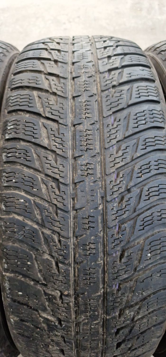 235 60 17 Nokian 4 anvelope iarna