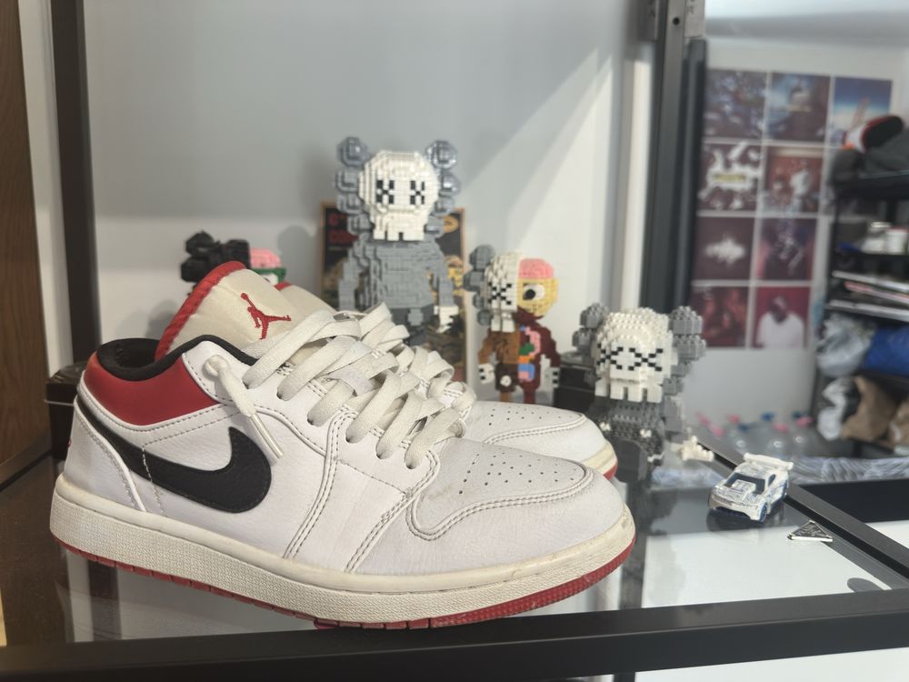 Продавам си обувките(jordan 3,4,1low,drake air force,.zara)
