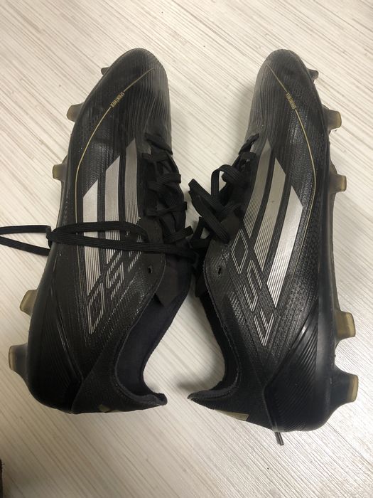 Ghete fotbal F50 (marime 42,5)