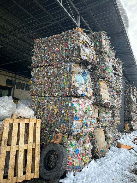 Прессованные ПЭТ бутылки