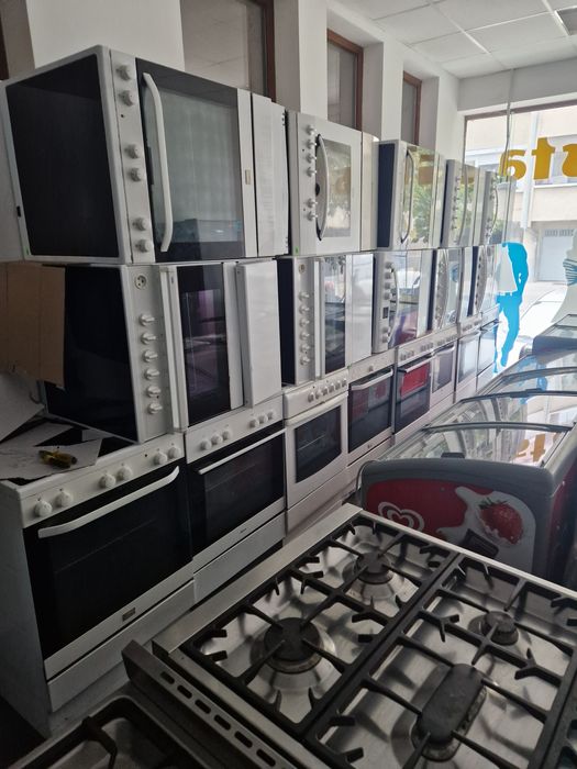 Фурна с керамични котлони Voss