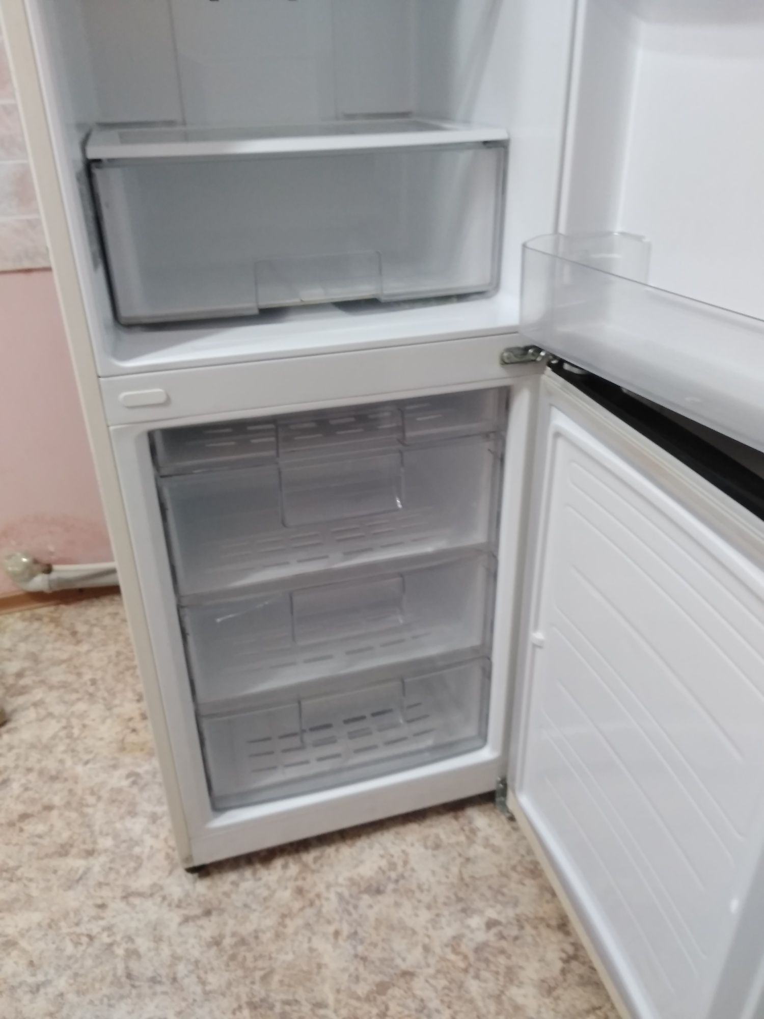 Продам холодильник LC