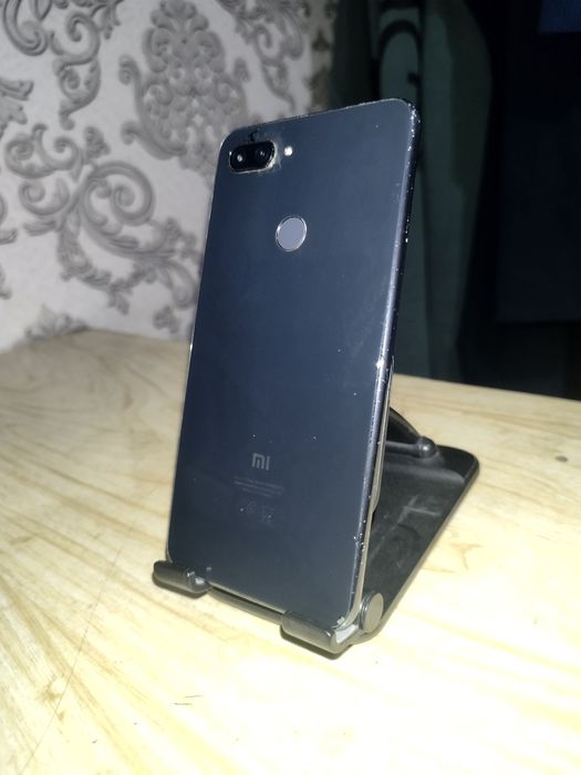 Mi 8 LITE sotiladi 64/4 lik