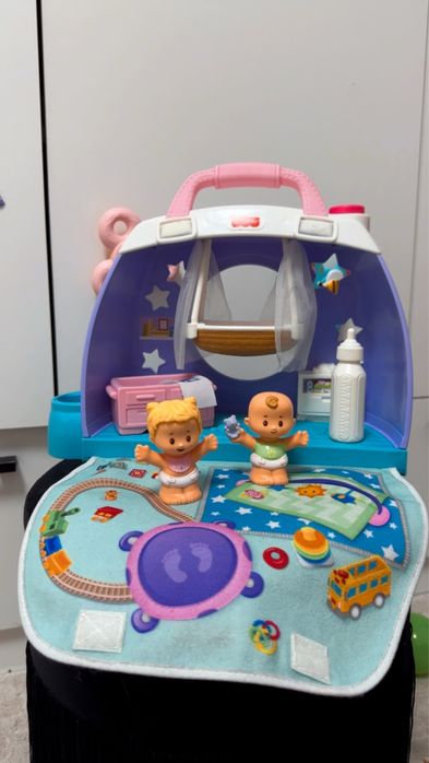 Cresa bebelusi little people