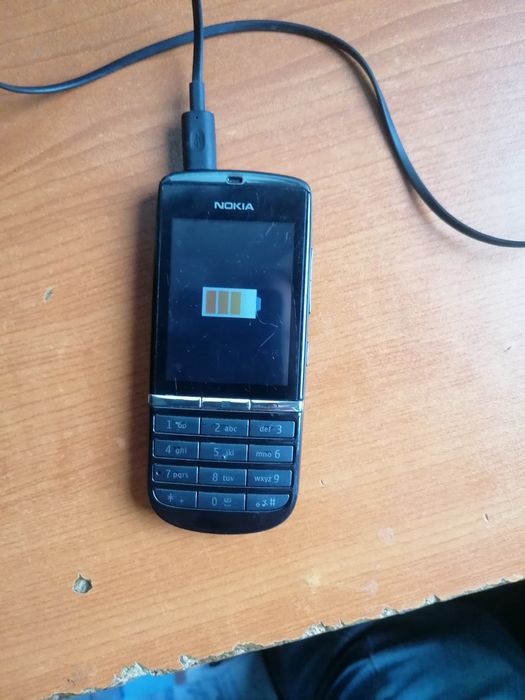 Telefon Nokia asha 300