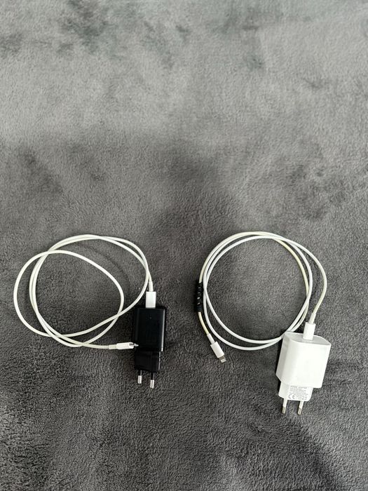 Incărcător adaptor + cablu, 2 seturi, original Apple Califorina OFERTĂ
