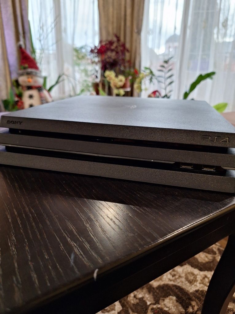 Конзола Sony Playstation 4 pro (PS4), 1000 GB, Черен