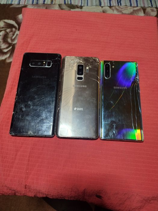 Vând display Samsung note 10plus nou.