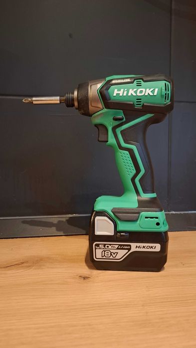 Bormasina Hikoki cu impact