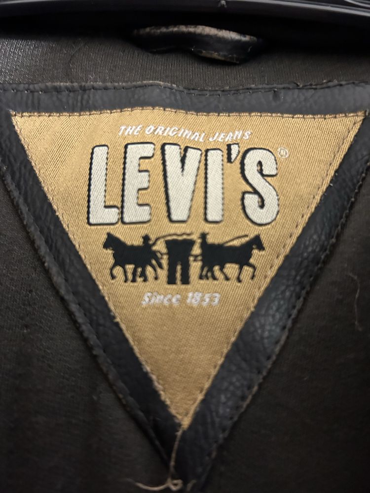 Geaca de piele Levi’s