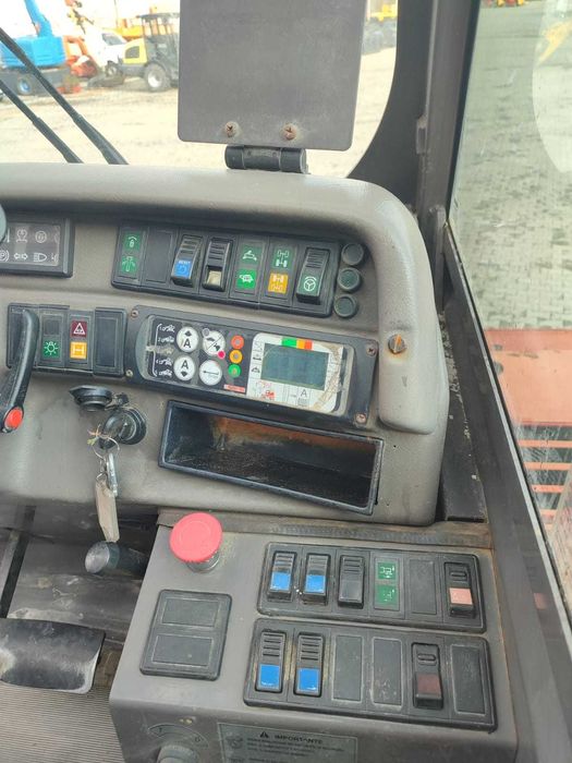 Incarcator frontal telescopic  rotativ Manitou MRT1635