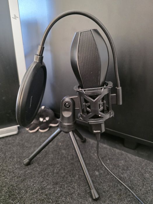 Микрофон hama със стойка и поп филтър