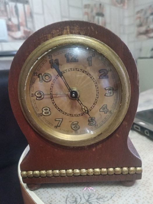Часы -будильник Германия