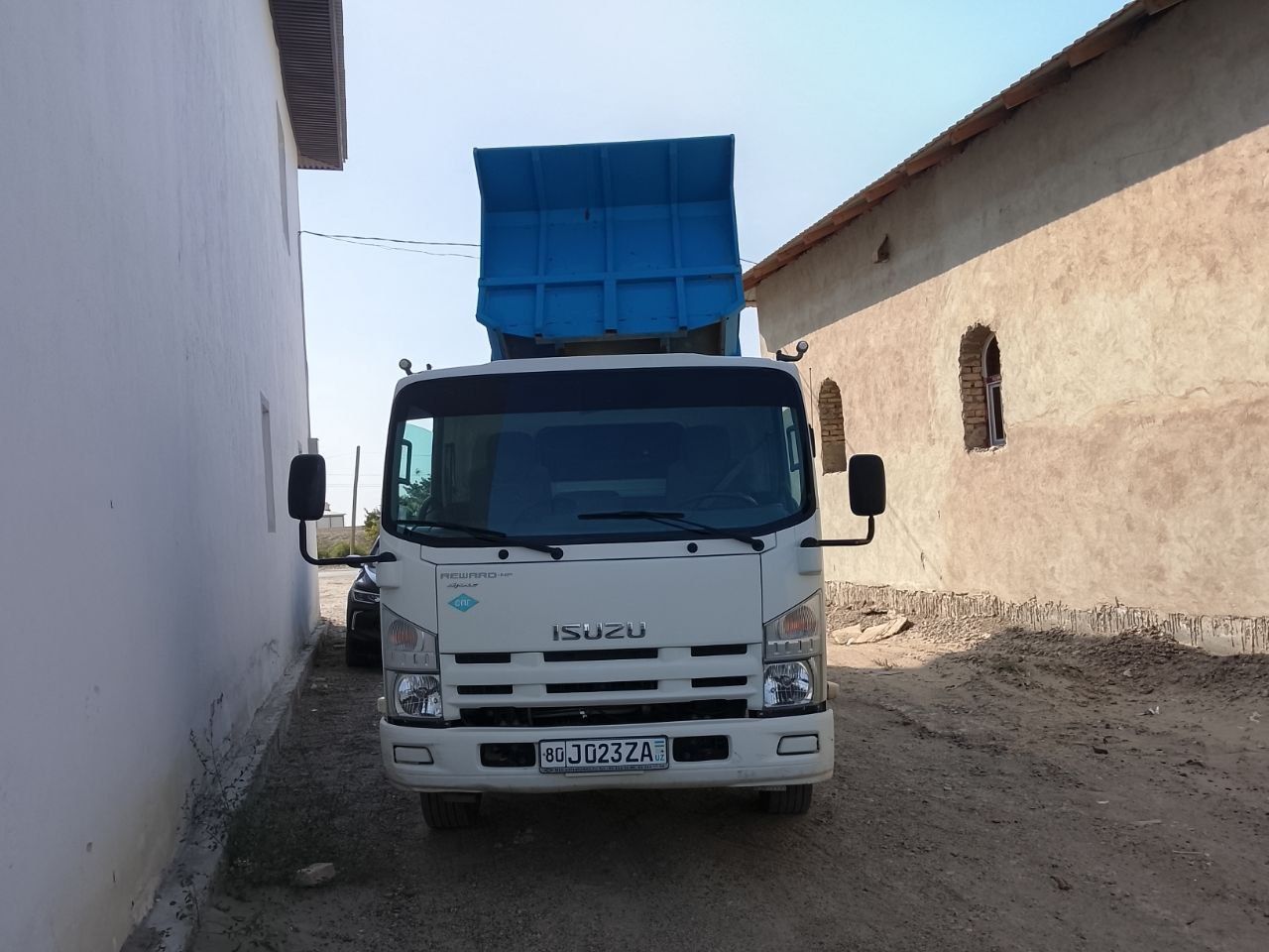 Isuzu zavod samosval