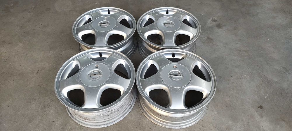 De vanzare set 4 Jante aliaj Opel Vectra B, TYP 6J X 15, fixare in 4