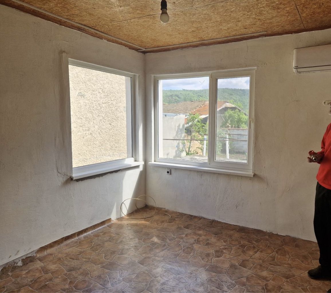 Продава се Къща в Варна, Възраждане 1 - 208 кв.м за 236 €/кв.м - Снимка #21