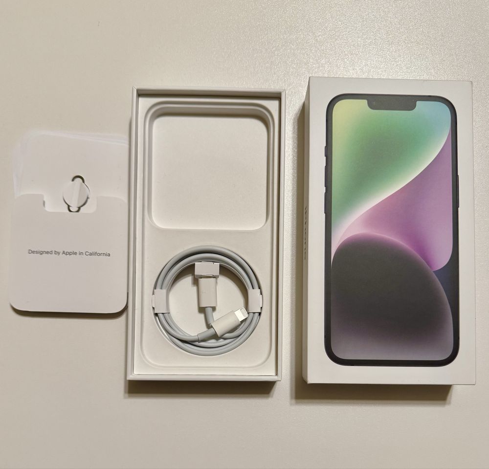 Cutie iPhone 14 + cablu date Apple lightning